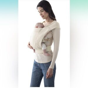 Ergo Newborn Cozy Carrier - cream